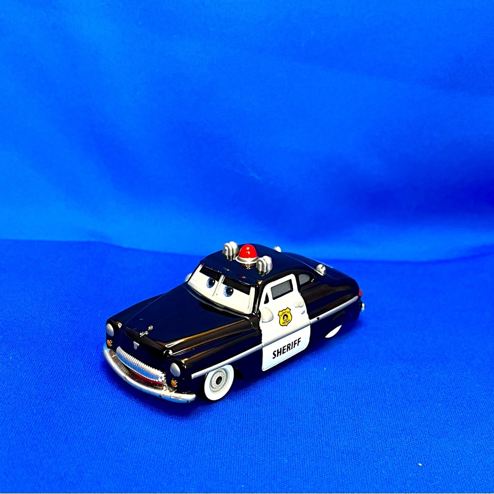 Disney Cars 3 Sheriff die cast toy car